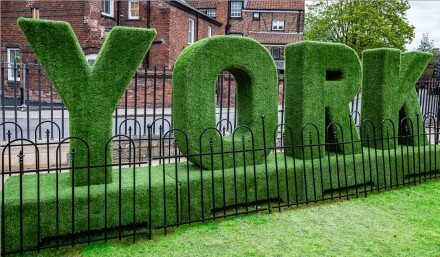 York is green, Roger Poyser