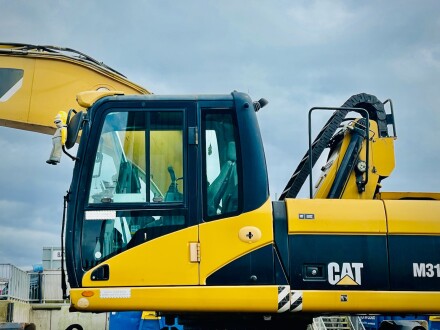 Boys toys, Jocelyn Hayes