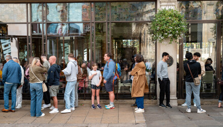 Human line, Philip Dearle