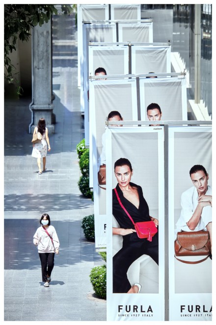 Handbags, Mike Fidkin