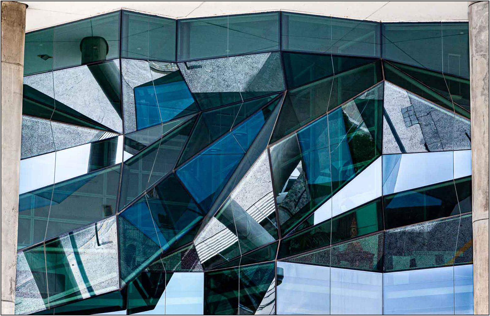 Lisbon Glass, Roger Poyser