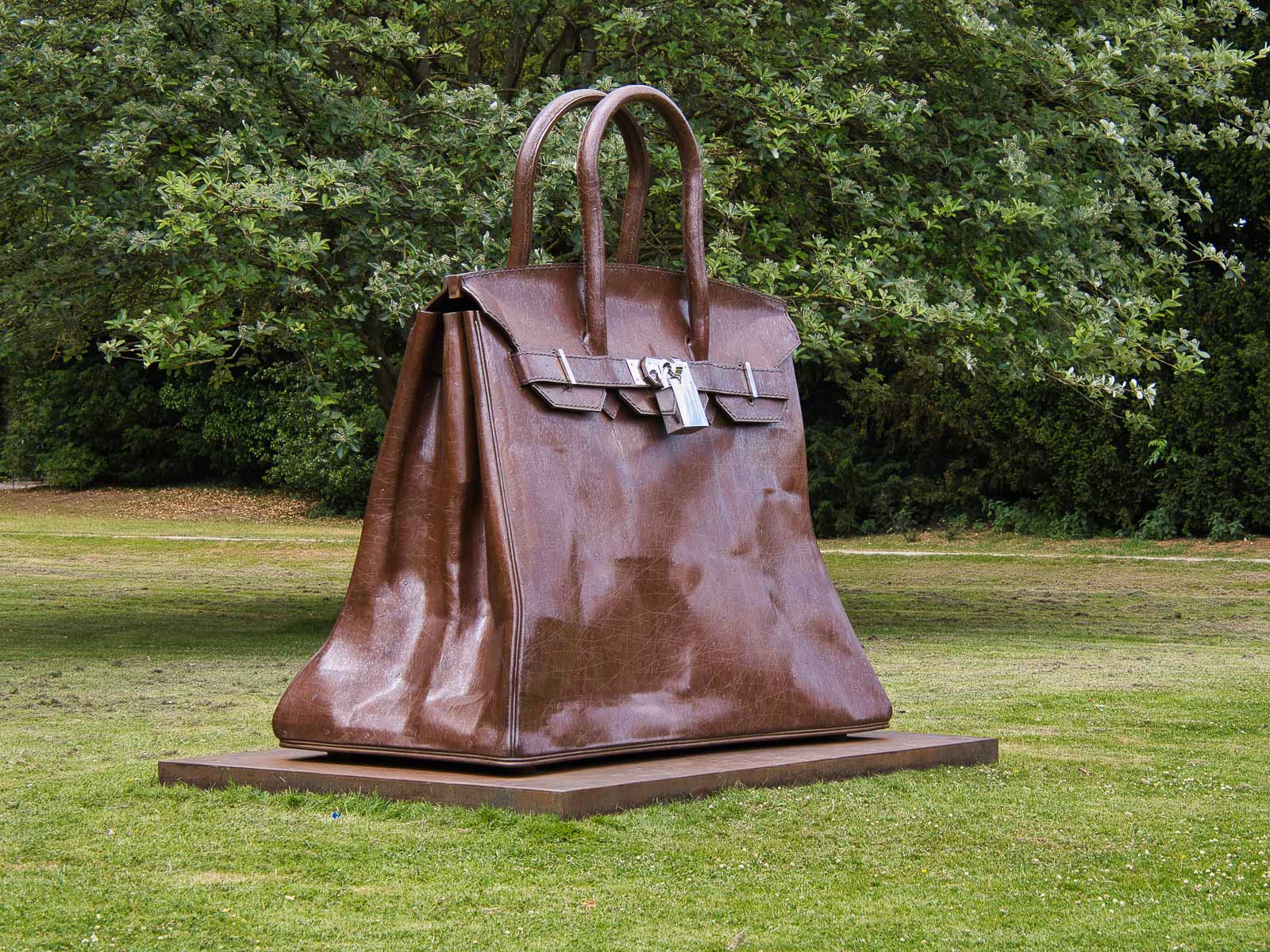 A handbag? Philip Dearle