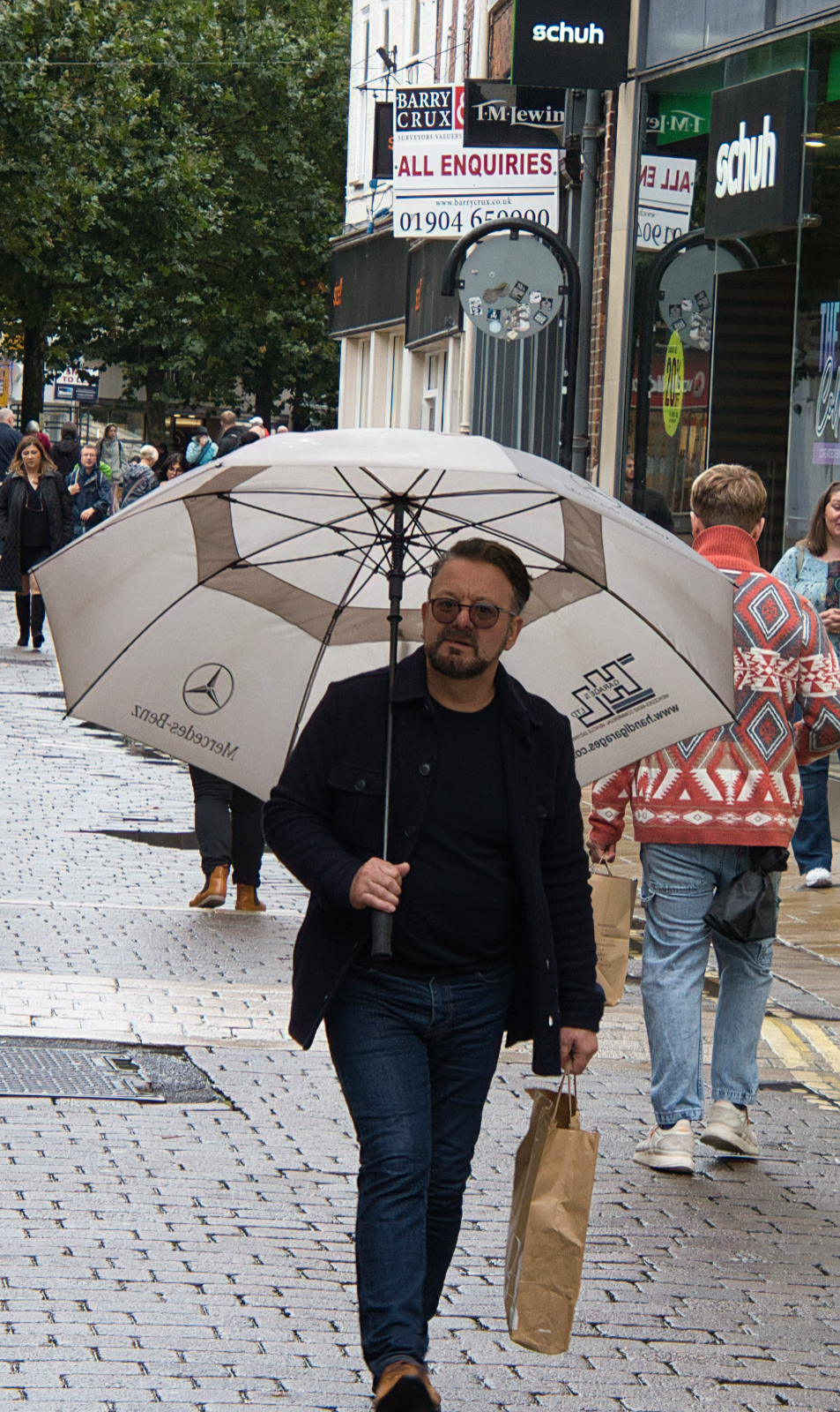Umbrella man, Philip Dearle